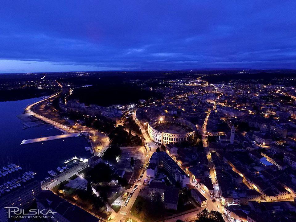 Top App 5 Min Arena Amphitheater Pula Exteriör bild