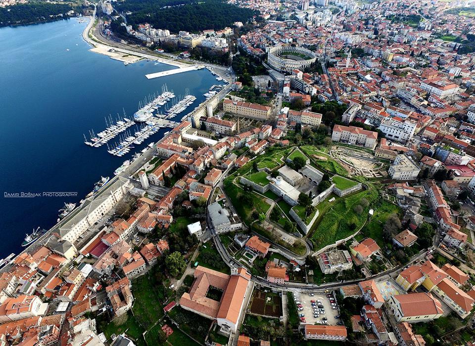 Top App 5 Min Arena Amphitheater Pula Exteriör bild